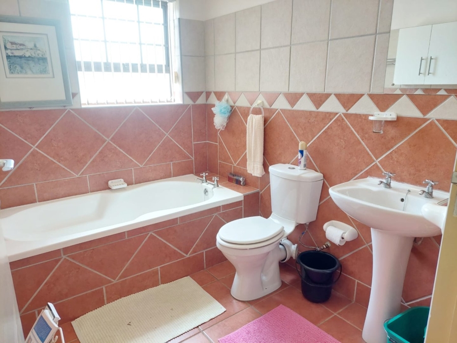 3 Bedroom Property for Sale in Hartenbos Central Western Cape